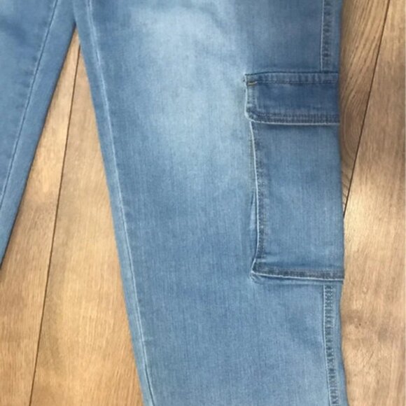 Madden NYC Juniors High Rise Cargo Pants - Picture 8 of 13